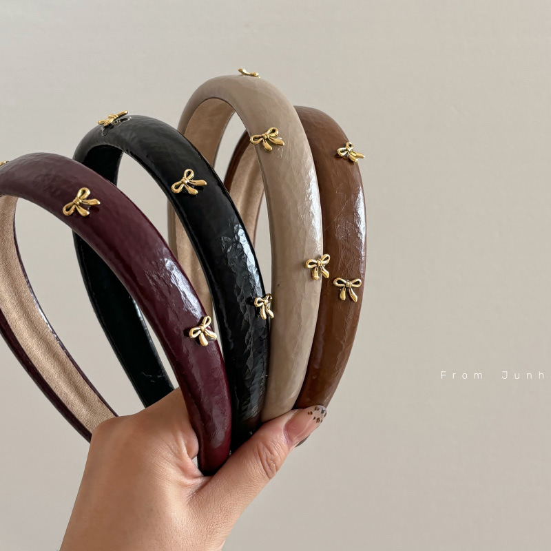 Retro leather atmosphere golde - Leatherwork Pony ulasan dan harga